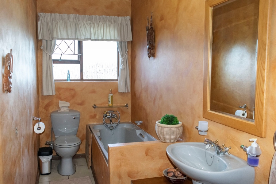 4 Bedroom Property for Sale in Theescombe Eastern Cape